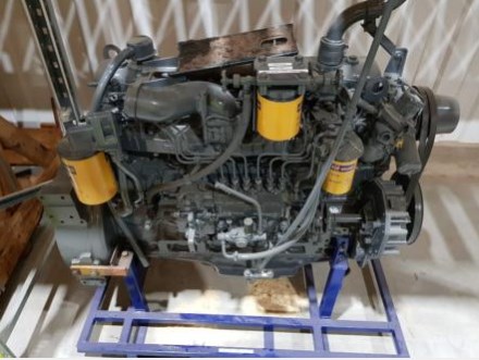 Продаем двигатель Komatsu 6D105-1 Цена по запросу.