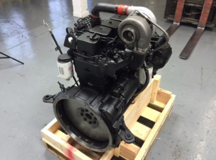 Продаем двигатель Komatsu SA4D102 Цена по запросу.