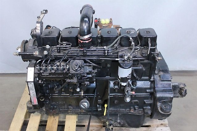 Продаем двигатель Komatsu SA6D102-1 Цена по запросу.